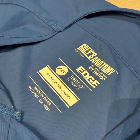 Grey’s Anatomy Scrub Top & Bottom Set - Women’s Extra-Extra Small (XXS) - Blue - Picture 3 of 9